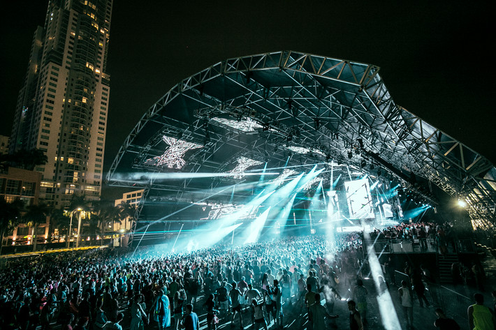 2015-03-27 - Ultra Music Festival från Suburbia, New York City