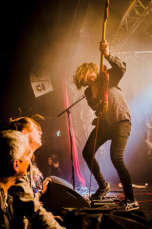 2015-05-01 - A Place to Bury Strangers från Debaser Strand, Stockholm