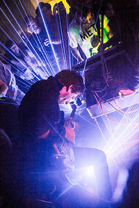 2015-05-01 - A Place to Bury Strangers från Debaser Strand, Stockholm
