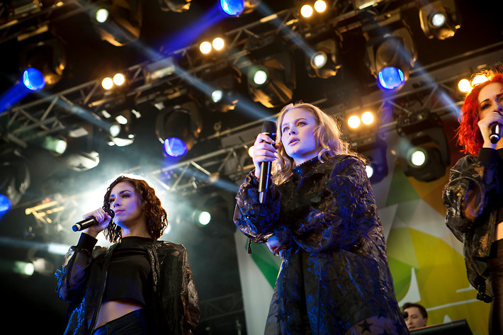 2015-05-08 - Zara Larsson från Gröna Lund, Stockholm