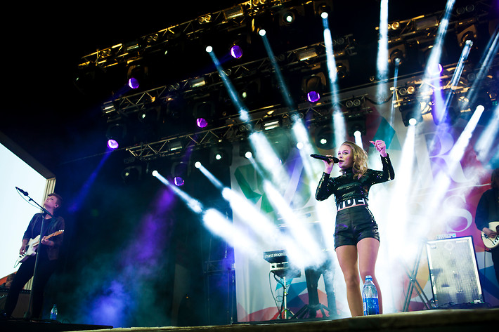 2015-05-08 - Zara Larsson från Gröna Lund, Stockholm