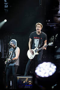 2015-05-13 - 5 Seconds of Summer från Globen, Stockholm