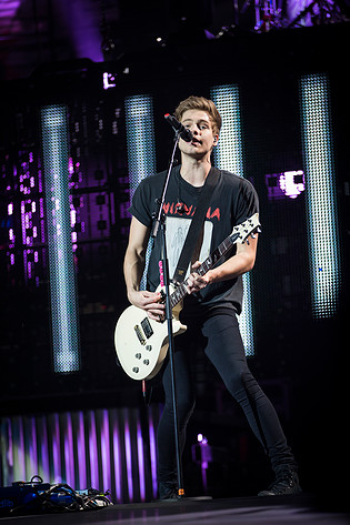 2015-05-13 - 5 Seconds of Summer från Globen, Stockholm