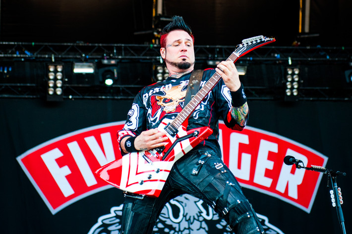 2015-06-06 - Five Finger Death Punch från Sweden Rock Festival, Sölvesborg