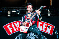 2015-06-06 - Five Finger Death Punch från Sweden Rock Festival, Sölvesborg