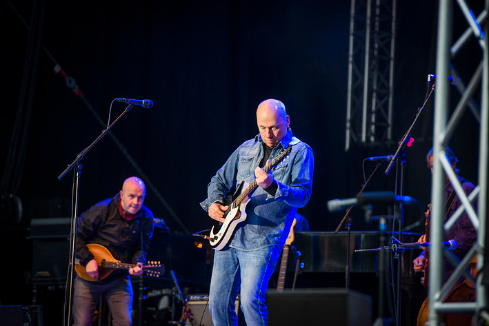 2015-06-13 - Mark Knopfler från Botaniska Trädgården, Uppsala