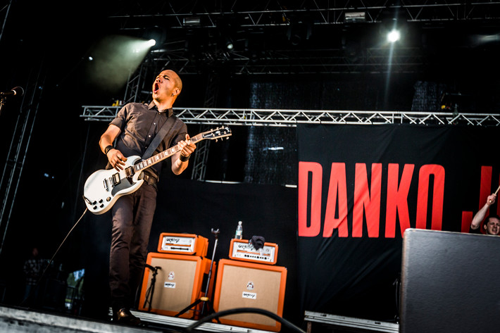 2015-06-25 - Danko Jones från Bråvalla, Norrköping