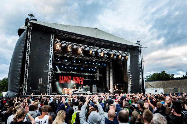 2015-06-25 - Danko Jones från Bråvalla, Norrköping