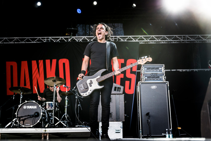 2015-06-25 - Danko Jones från Bråvalla, Norrköping