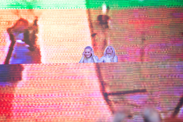 2015-06-25 - Rebecca & Fiona från Bråvalla, Norrköping