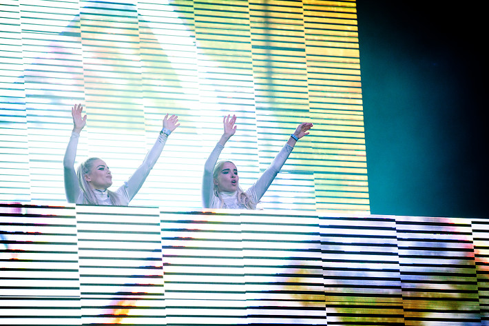 2015-06-25 - Rebecca & Fiona från Bråvalla, Norrköping