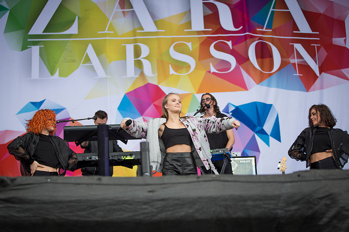 2015-06-27 - Zara Larsson från Bråvalla, Norrköping