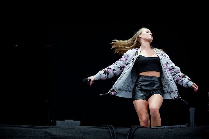 2015-06-27 - Zara Larsson från Bråvalla, Norrköping