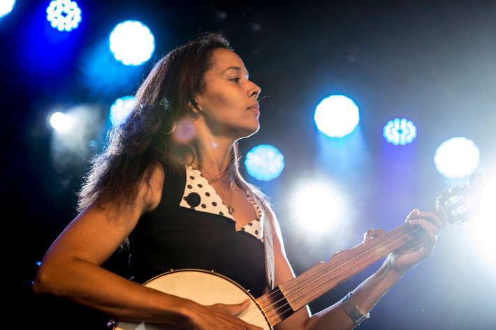 2015-07-06 - Rhiannon Giddens från Gröna Lund, Stockholm