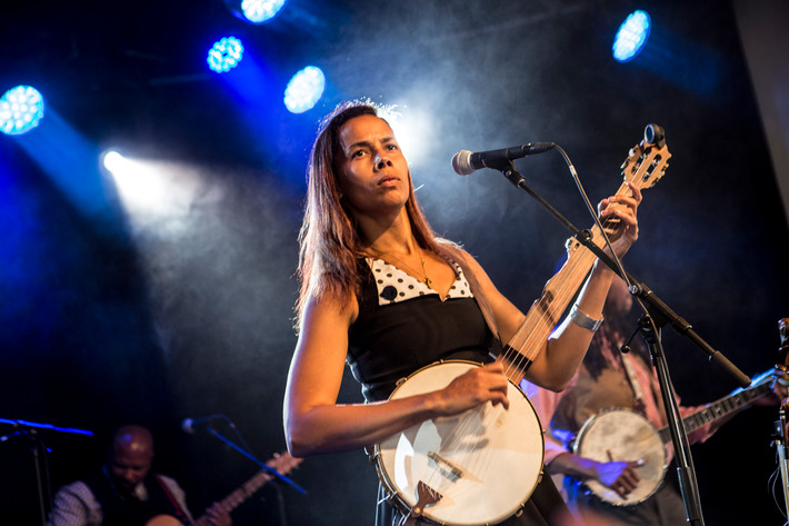 2015-07-06 - Rhiannon Giddens från Gröna Lund, Stockholm