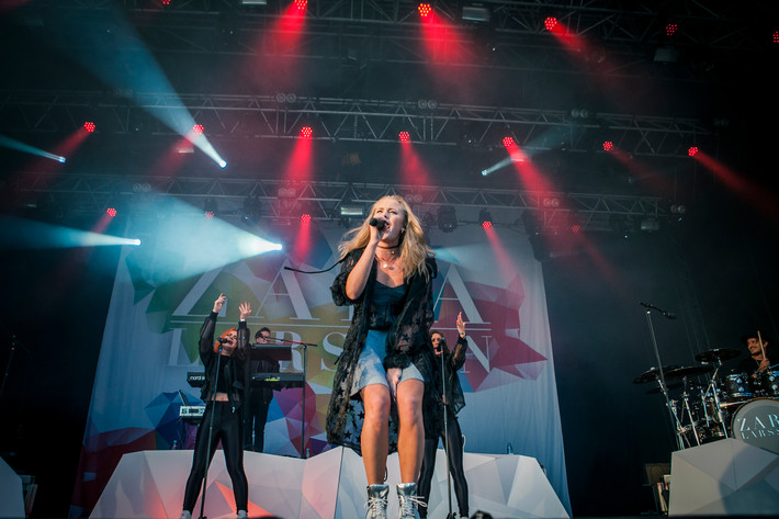 2015-07-17 - Zara Larsson från Härnösands Stadsfest, Härnösand