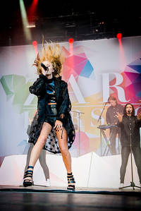 2015-08-01 - Zara Larsson från Storsjöyran, Östersund
