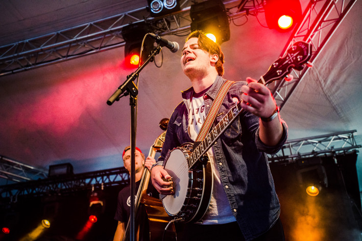 2015-08-01 - Lumberjack and The Suits från Storsjöyran, Östersund