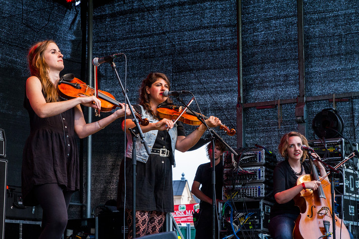 2015-08-07 - Laura Cortese & The Dans Cards från Stockholm Folk Festival, Stockholm