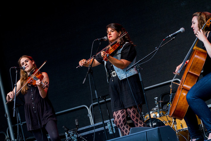 2015-08-07 - Laura Cortese & The Dans Cards från Stockholm Folk Festival, Stockholm