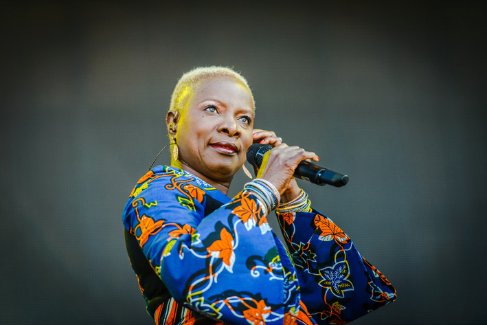 2015-08-14 - Angélique Kidjo från Way Out West, Göteborg