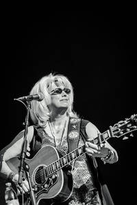 2015-08-14 - Emmylou Harris från Way Out West, Göteborg