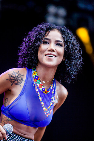 2015-08-15 - Jhenè Aiko från Way Out West, Göteborg