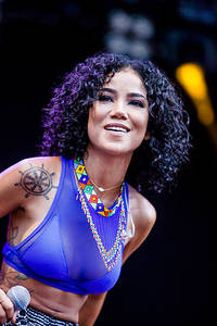 2015-08-15 - Jhenè Aiko från Way Out West, Göteborg