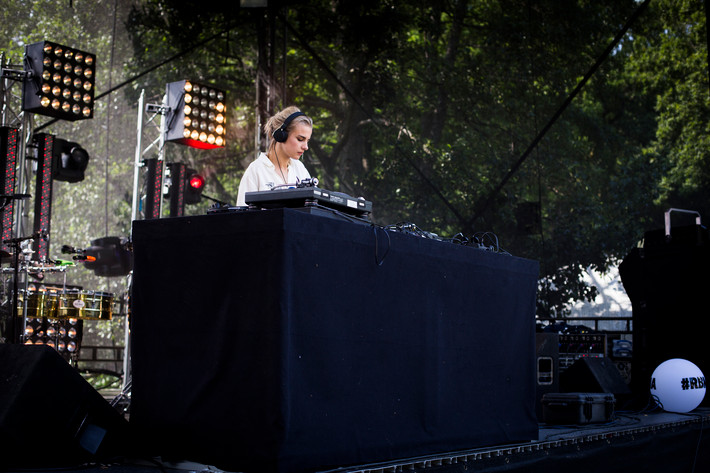 2015-08-15 - Clea Herlöfsson från Way Out West, Göteborg