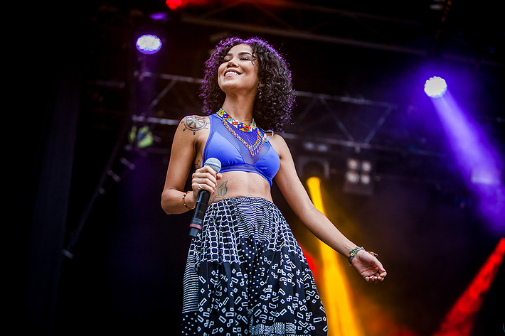 2015-08-15 - Jhenè Aiko från Way Out West, Göteborg