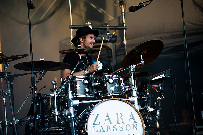 2015-08-21 - Zara Larsson från Malmöfestivalen, Malmö