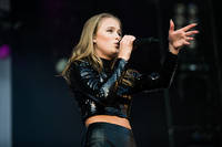 2015-08-21 - Zara Larsson från Malmöfestivalen, Malmö