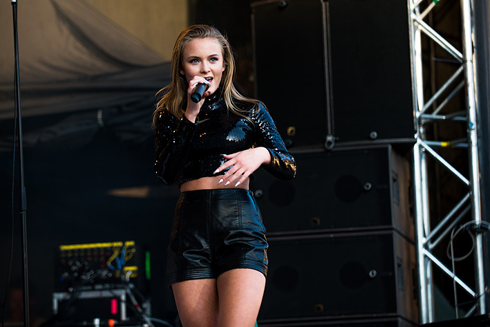 2015-08-21 - Zara Larsson från Malmöfestivalen, Malmö