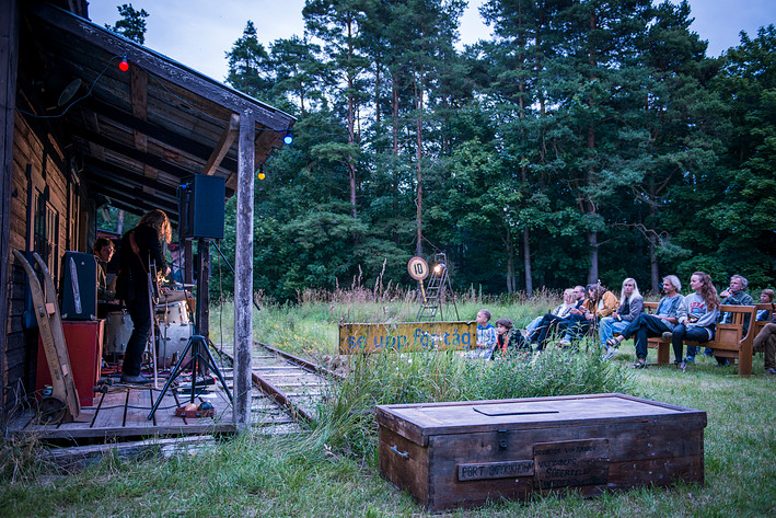 2015-07-27 - Peacock Farm från Station Tellungs, Gotland