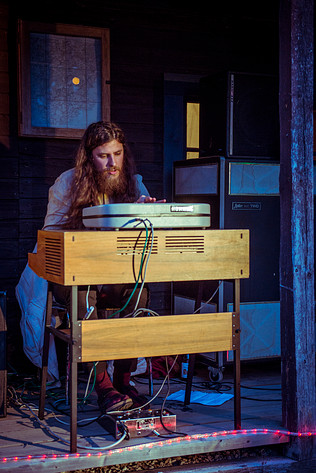 2015-07-27 - Peacock Farm från Station Tellungs, Gotland