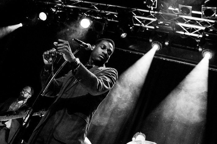 2015-09-12 - Leon Bridges från Debaser Medis, Stockholm