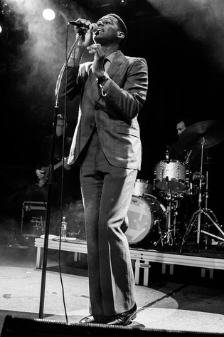 2015-09-12 - Leon Bridges från Debaser Medis, Stockholm