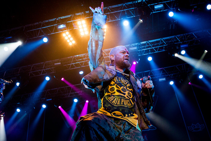 2015-11-04 - Five Finger Death Punch från Hovet, Stockholm