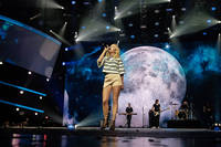 2015-11-13 - Zara Larsson från Hallenstadion, Zürich