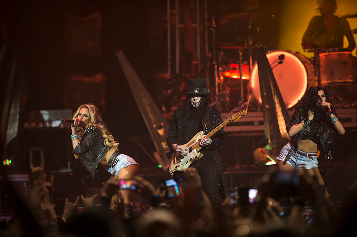 2015-11-16 - Mötley Crüe från Globen, Stockholm