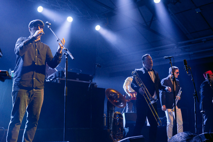 2015-11-28 - Fat Freddy´s Drop från Münchenbryggeriet, Stockholm