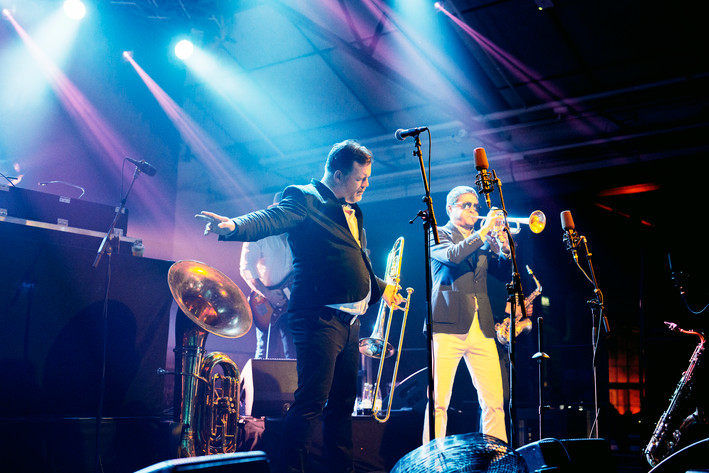 2015-11-28 - Fat Freddy´s Drop från Münchenbryggeriet, Stockholm