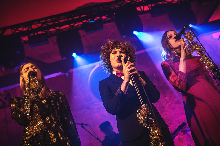 2015-12-13 - First Aid Kit, Seinabo Sey, Amanda Bergman & Maja Francis från Färgfabriken, Stockholm