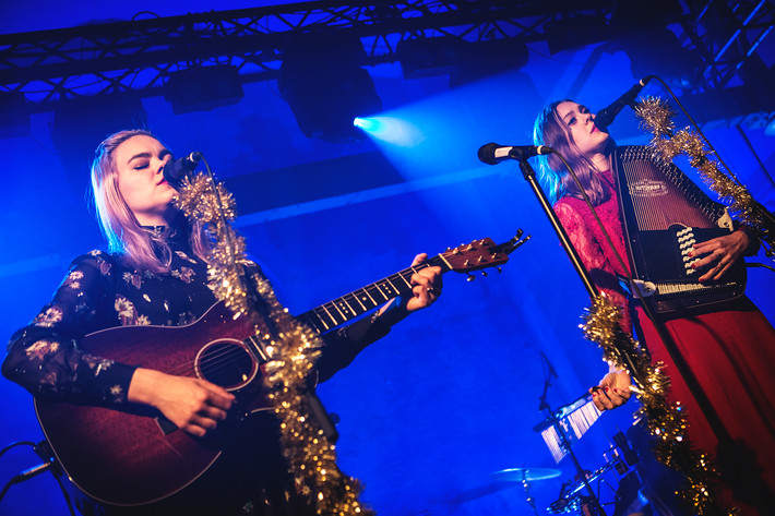 2015-12-13 - First Aid Kit, Seinabo Sey, Amanda Bergman & Maja Francis från Färgfabriken, Stockholm