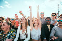 2016-06-11 - Icona Pop från Summerburst Stockholm, Stockholm