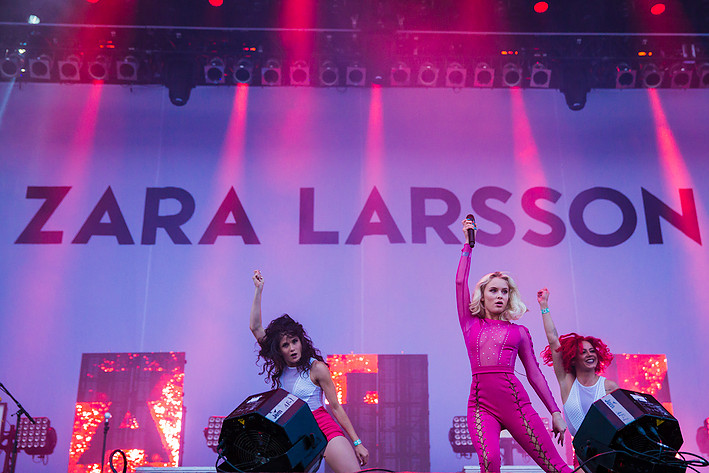 2016-06-30 - Zara Larsson från Bråvalla, Norrköping