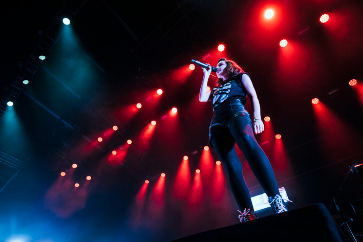 2016-06-30 - CHVRCHES från Roskildefestivalen, Roskilde