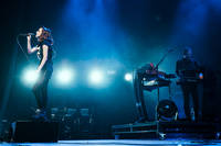 2016-06-30 - CHVRCHES från Roskildefestivalen, Roskilde