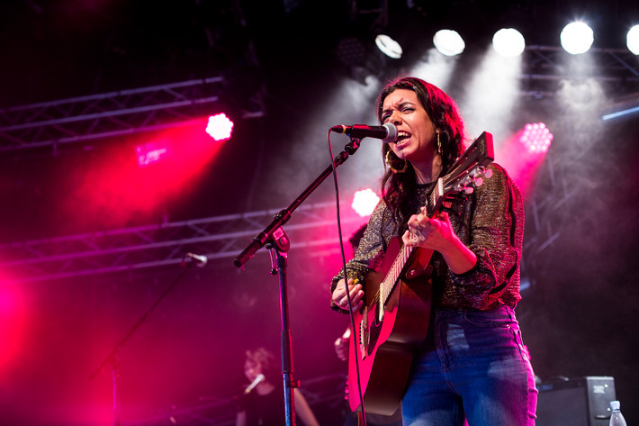 2016-07-01 - Hurray for the Riff Raff från Roskildefestivalen, Roskilde