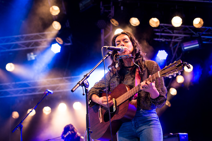 2016-07-01 - Hurray for the Riff Raff från Roskildefestivalen, Roskilde